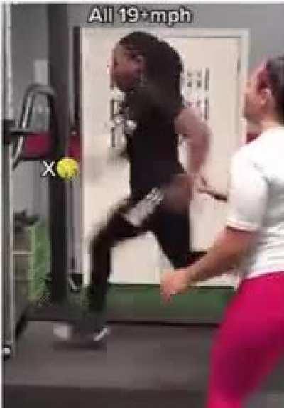 Different running styles at 19+ miles-per-hour