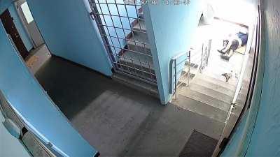 Жил был один подъезд