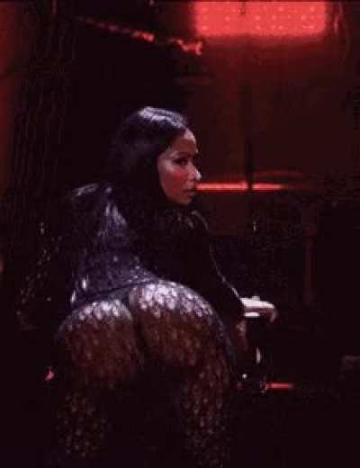 Honest Rating Of Her Twerking