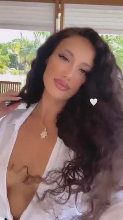 Looking gorgeous 😍😍