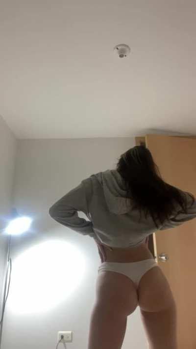 Just a cum thirsty hoe