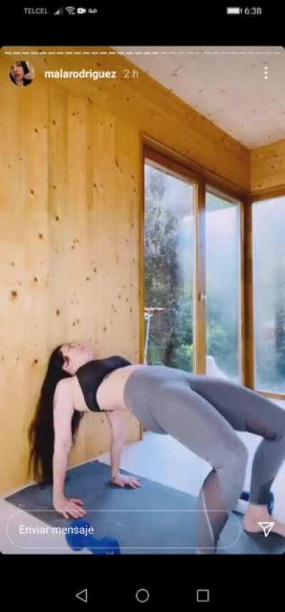 Imaginen estar abajo de ella 🍑🤤