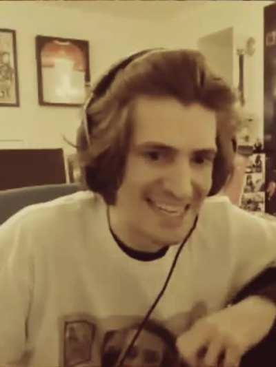 monkaW (Flashing Warning)