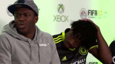 Chilly communicating with the entire back line