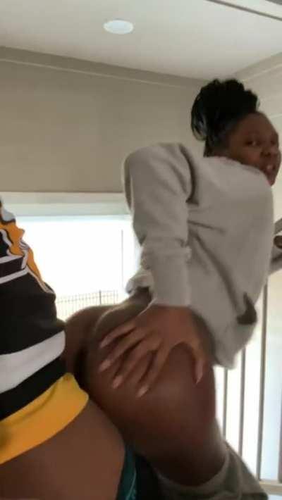 Fucking his phat ass gf in public