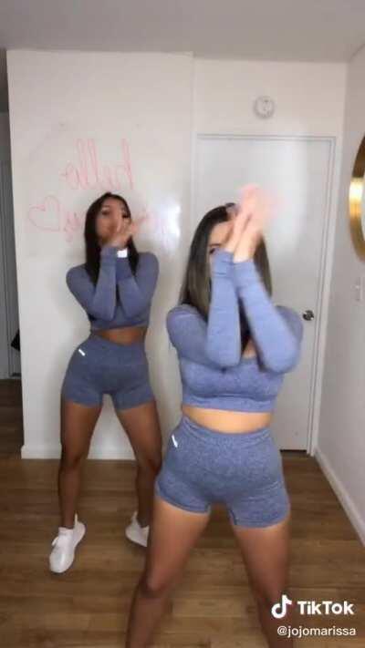 JoJo and Faryn shaking their stuff