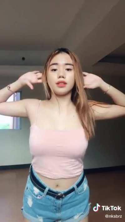 #chixyellowpage #beautifulwomen #sexymodel #awesomebody #tiktokvideos #tiktok #sexybabe