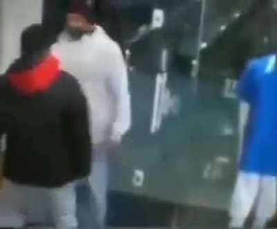 Reminds me of break out dance session with random homies at the local Dennys