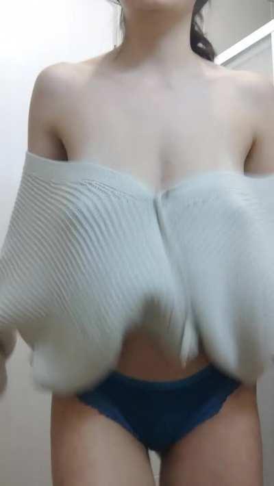 My dad bought this cardigan as a birthday gift so im wearing it 🥰