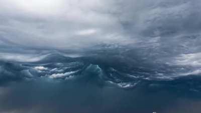 These clouds that look like ocean waves