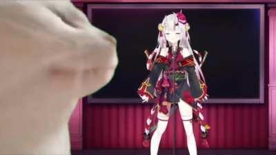 Just vibing to Ayame singing dochi dochi