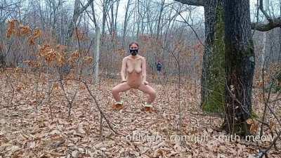 Exhibitionist girl caught during naked exercise in the park