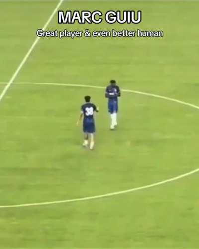 After the 1st half against Wrexham was over, Marc Guiu waits for each of his teammates to 🤝 with them 💙