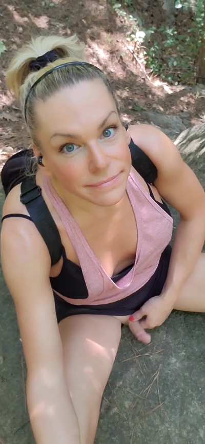 Pull yours out, cutie 😈🍆💦