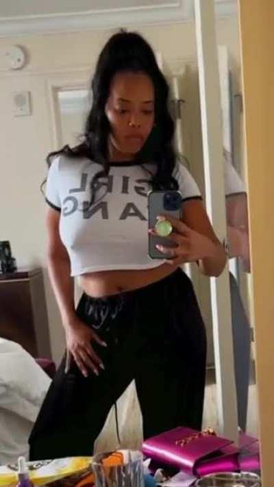 She knows what we want and is giving it to us..🌰🌰