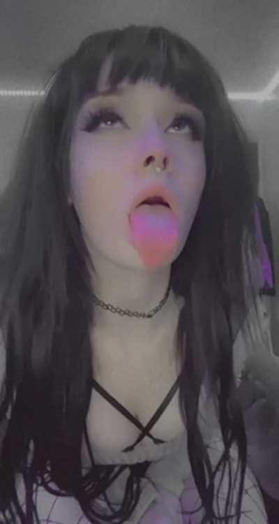 Maybe I should post another cumshot ahegao for you guys soon? 🥰