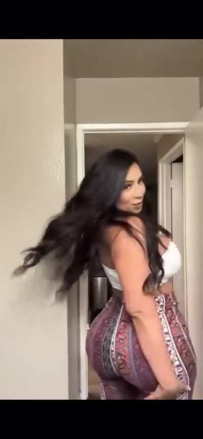 Michelle (@officialmissmichelle)