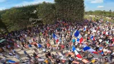 Here is a video footage from the 8th PARIS MASS PROTEST from today against the mandatory vaccination and the fascistic covid pass that MACRON THE DICTATOR tries to IMPOSE BY FORCE ! #TakeDownMacron #TheTyrant #StopFascism #Liberty WE WILL NOT COMPLY !