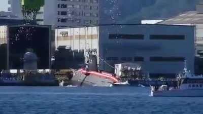 14.10.20 В Японии спущена на воду первая подводная лодка нового типа «Тайгэй». Планируется выпуск еще пяти таких субмарин. Они рассчитаны прежде всего против ВМФ Китая.