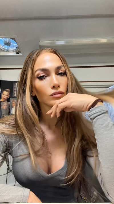 Jennifer Lopez (Busty) 11/03/2025