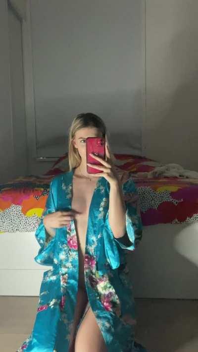 [ST] my nipples love to be kissed