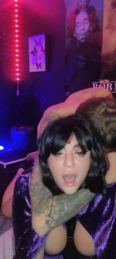 Beastyboy taking his aggression out on that Raven pussy