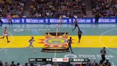 [Highlight] De'Aaron Fox with a step back 3 over Wembanyama. Fox is shooting a career high 39% from 3