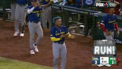 [Highlight] Reynaldo Rodriguez launches a 2-run homer off Julio Urias to give Colombia a 3-1 lead