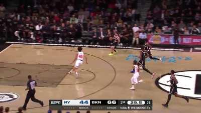 [Highlight] Ben Simmons taps the ball out of Randle's hands leading to a Joe Harris 3 to put the Nets up 25 over the Knicks in just the 2nd quarter