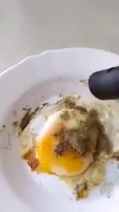 tirano o excesso de tempero na comida