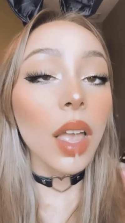 I wanna rub to the dick pics you send me tonight