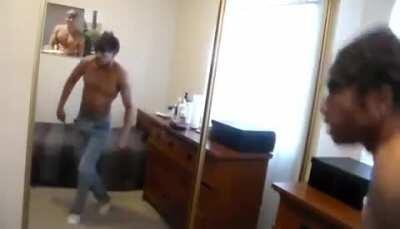 El perro de Nanatsu cuando el chat empieza a hablar de los (inexistentes) derechos de las mujeres