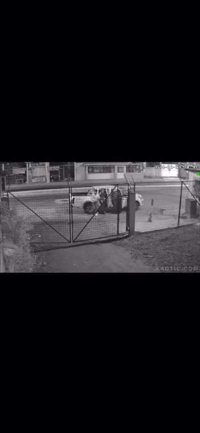 Chicago West Side spanish gang Stands over opp