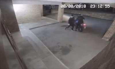 WCGW Choose your robbery partner wisely