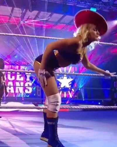 Lacey Evans