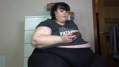 I love food diary vids. Hopefully she tries to outdo herself every day by eating more than the day before