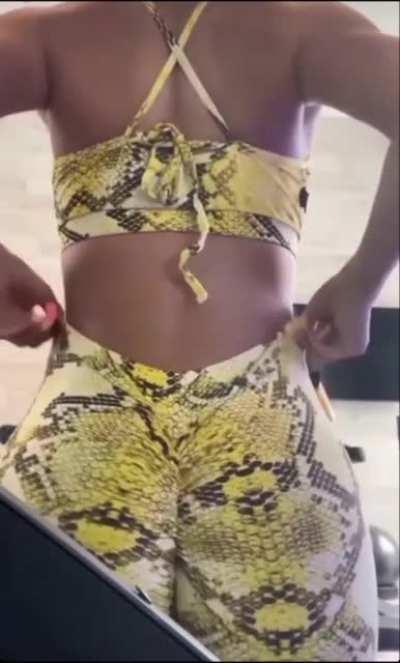 Super slow-motion jiggle