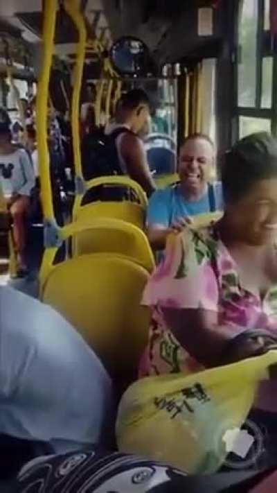 Transporte público be like