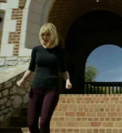 TAYLOR RUNNING DOWN STAIRCASE WITH A NICE BOUNCE