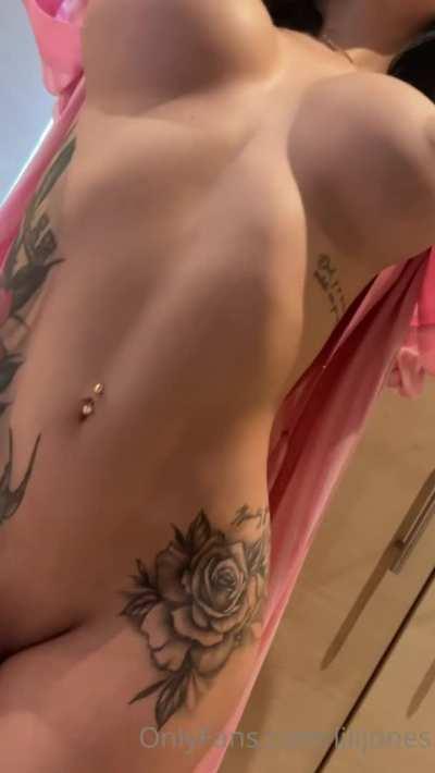 Hot AF 🔥 L1NK in comment