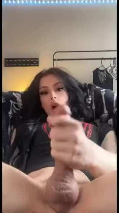 [kik, Discord] looking for femboys and trans. Let’s goon and stroke together