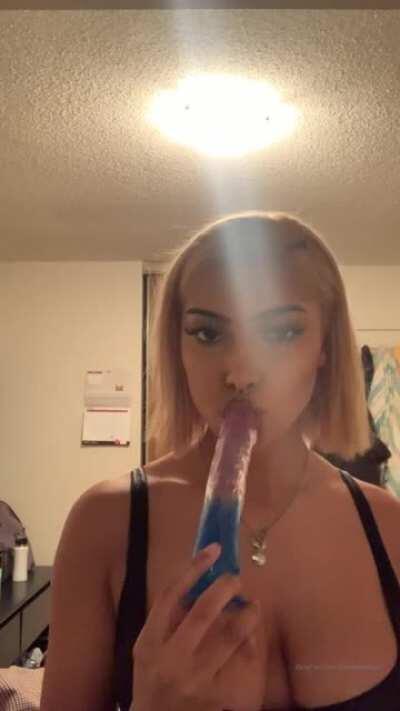 Gorgeous Lightskin Giving us a Tease