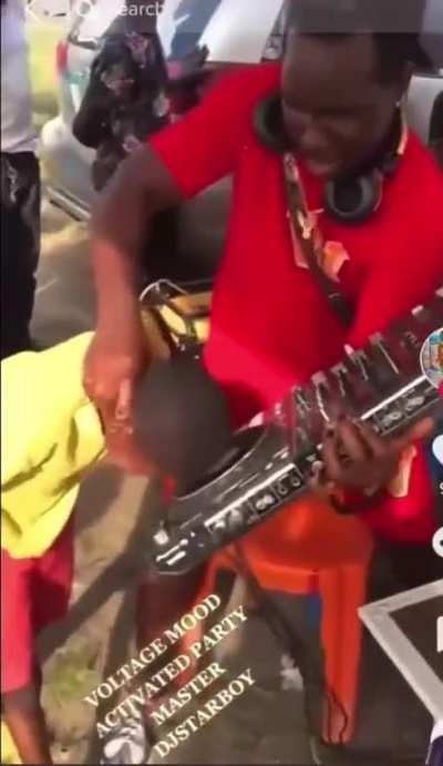 DJs in Jamaica are trippin