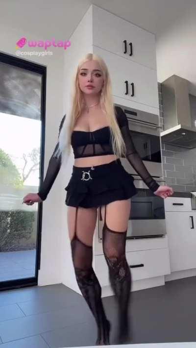 jiggle small boobies