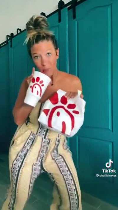 This outfit 🥵🤤