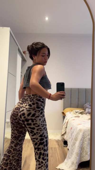 Hi I’m shy would you lick my innie