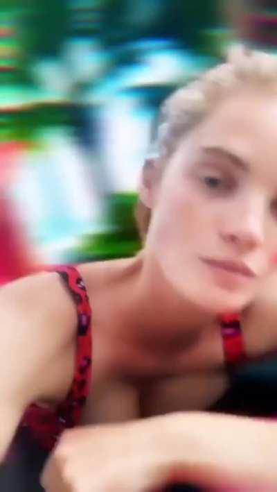 I wish I could be on top of Alexina Graham as she was filming this.