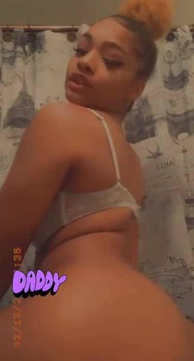 Hey daddy👅, Snap me @crystalbree220