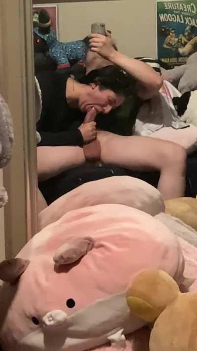 Sucking /u/yesdaddytoys thick cock in front of the stuffies 🥵