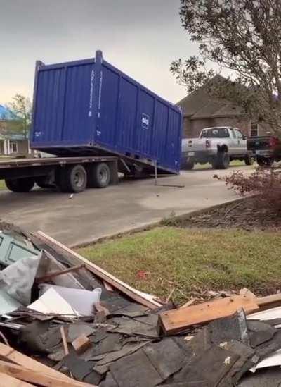 Don’t Have A Way To Get ‘Er Off The Trailer? All You Gotta Do Is Just Hold My Beer And Film.